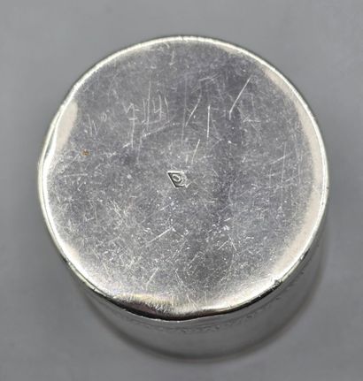 ODIOT
Nécessaire de voyage en argent.
Présenté...