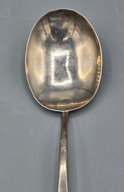 LONDRES, 1899.
Cuillère à ragoût en argent,...