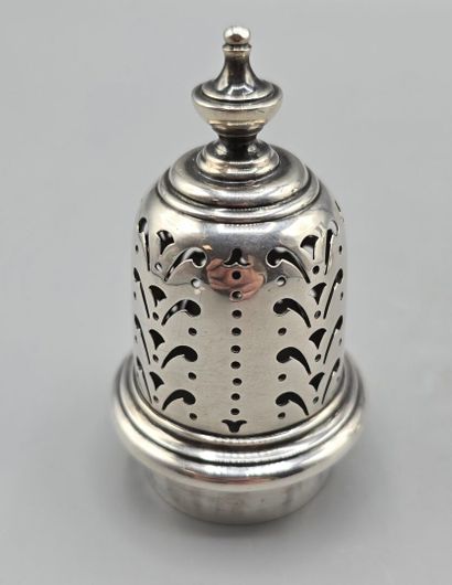 TIFFANY & Co 
Saupoudroir en argent.
Mention...