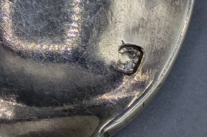 ODIOT
Nécessaire de voyage en argent.
Présenté...
