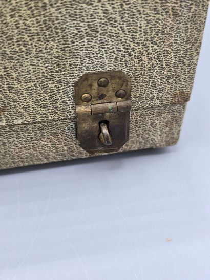 SAGLIER Frères
Serie de quatre salerons en...