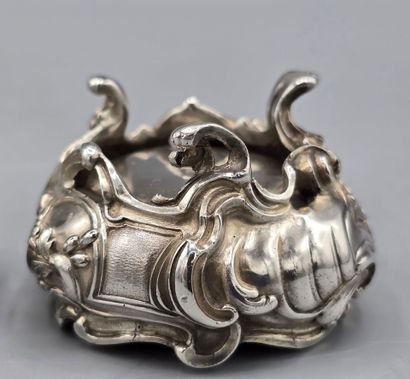 Paire de salières en argent de style rocaille...