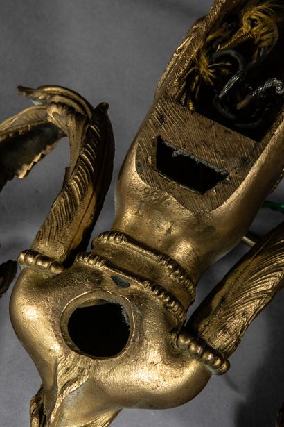 Paire d'appliques en bronze doré et ciselé...