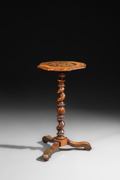 Porte torchère ou gaine en noyer et placage...
