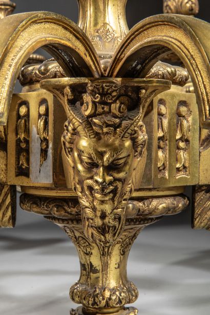 Lustre dit Mazarin en bronze doré et ciselé...