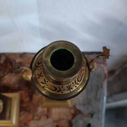 Paire de cassolettes formant brûle-parfum...
