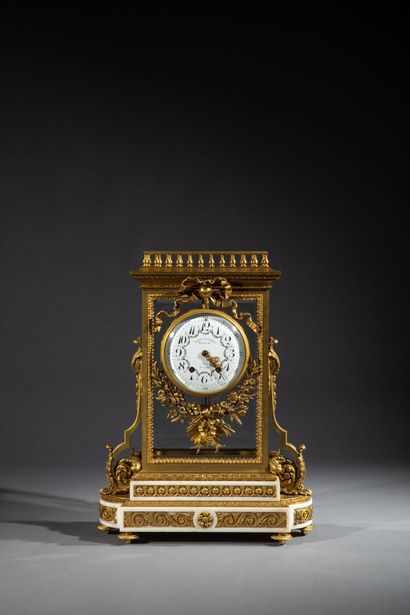 Importante pendule ou horloge cage en bronze...