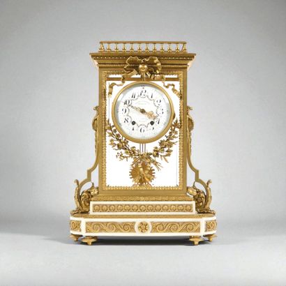 Importante pendule ou horloge cage en bronze...