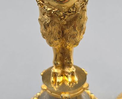 Paire de bougeoirs en bronze doré.
Décor...