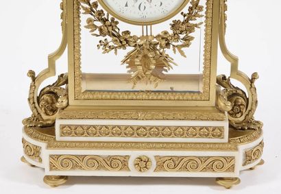 Importante pendule ou horloge cage en bronze...