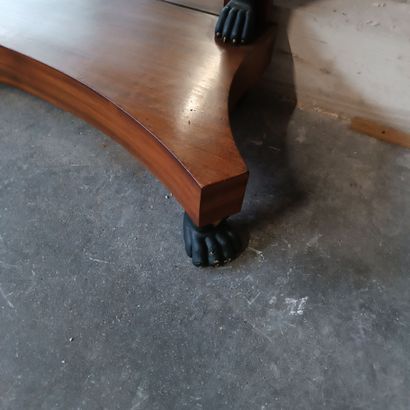 Console d'entre-deux en acajou et placage...