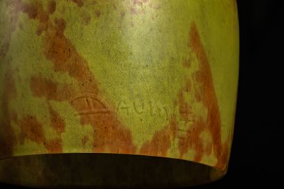 Lampe de bureau ou à poser à 2 lumières.
Monture...