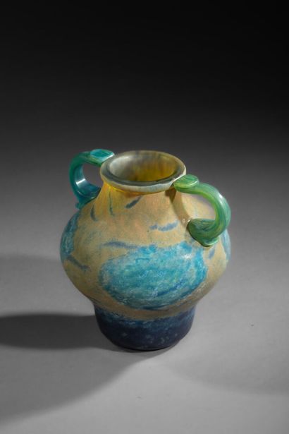 DAUM NANCY
Vase en verre marmoréen bleu vert...