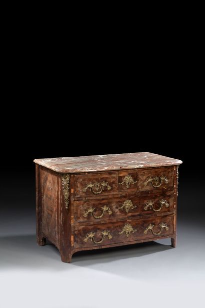 Commode en bois de placage et amourette ouvrant...