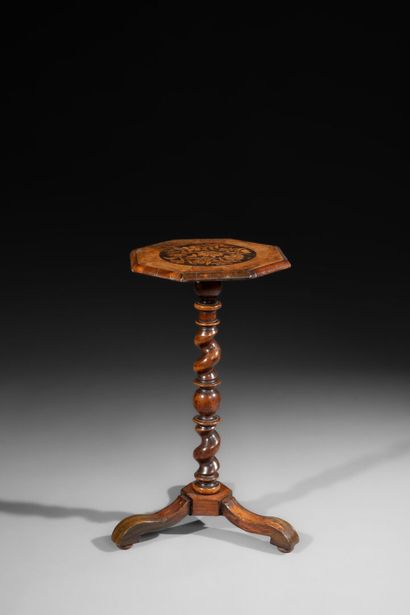 Porte torchère ou gaine en noyer et placage...