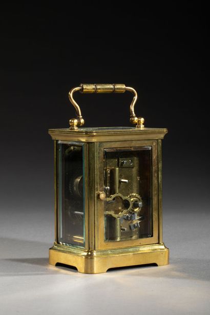 Pendulette réveil dite d'officier en bronze...