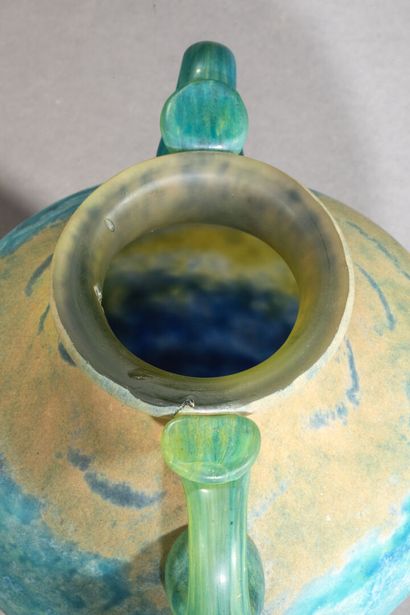 DAUM NANCY
Vase en verre marmoréen bleu vert...