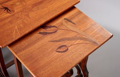 Émile GALLÉ (1846-1904)
Suite de 4 tables...