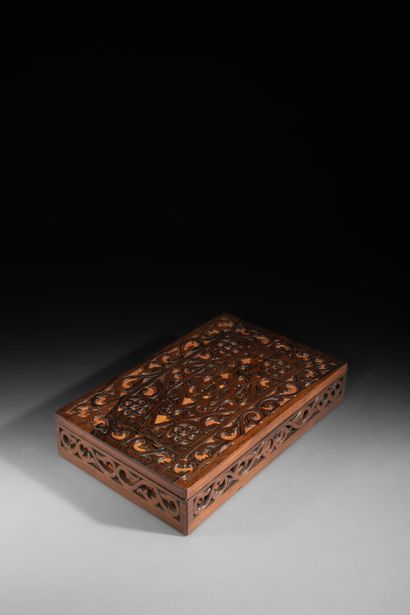 Important coffret en palissandre (?) formant...