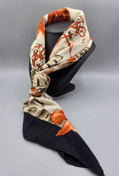 Reunion of 5 scarves:
-Karl LAGARFELD, silk...