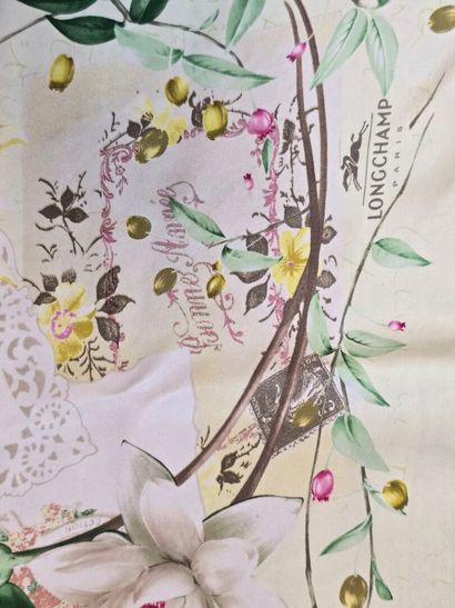 LONGCHAMP
Silk twill scarf decorated with...