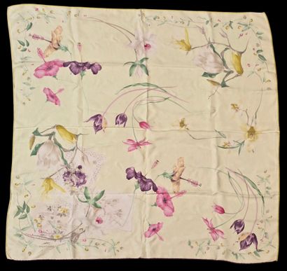 LONGCHAMP
Silk twill scarf decorated with...