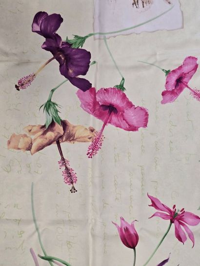 LONGCHAMP
Silk twill scarf decorated with...