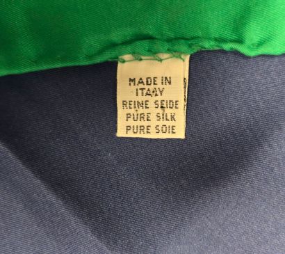 Reunion of 5 scarves:
-Karl LAGARFELD, silk...