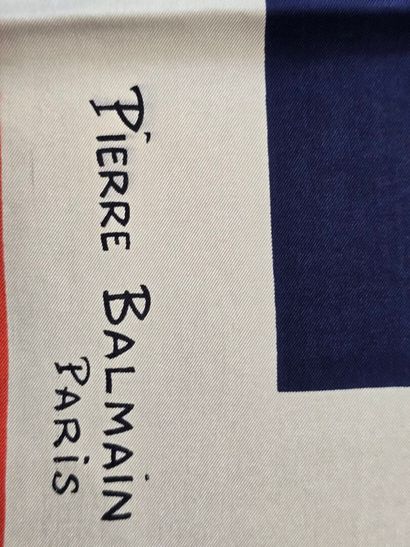Pierre BALMAIN
Silk twill square decorated...