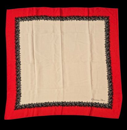 Christian DIOR
Silk square, houndstooth print...