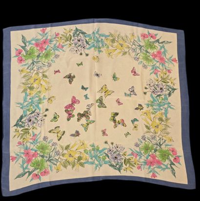 Reunion of 5 scarves:
-Karl LAGARFELD, silk...