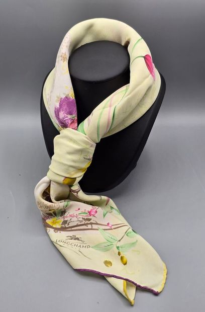 LONGCHAMP
Silk twill scarf decorated with...