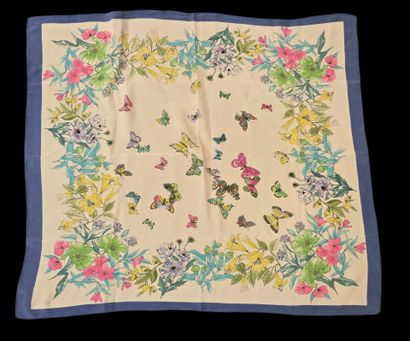 Reunion of 5 scarves:
-Karl LAGARFELD, silk...