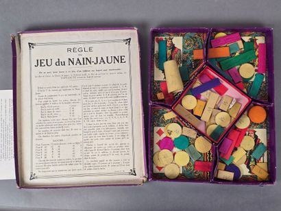 Réunion de trois boites de jeux :
- MECANO,...