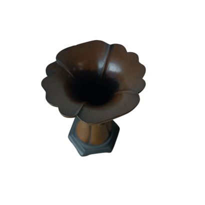 CHINE
Vase en bronze patiné de forme évasée...