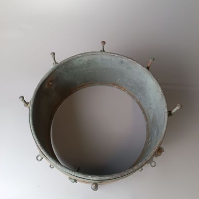 Ancien tambour/percussion en cuivre et laiton.
Vendu...