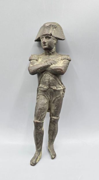 Sujet en métal patiné figurant Napoléon les...