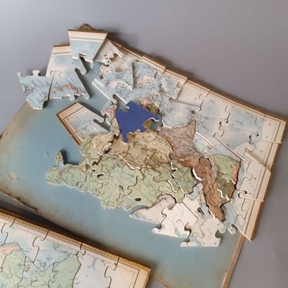 Lot de puzzles formant planisphère par P...