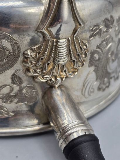 VIENNE, 1840
Réchaud couvert en argent au...