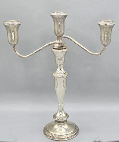 ETATS-UNIS.
Bougeoir/ flambeau 