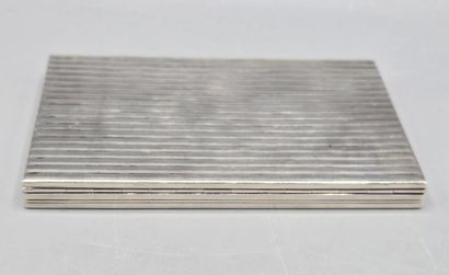 Deux étuis à cigarettes en argent de forme...