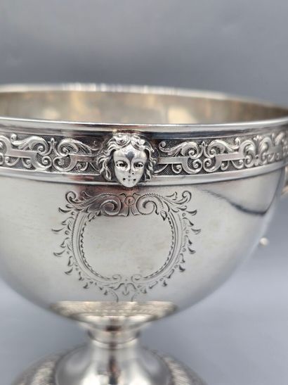 Coupe russe en argent au riche et soigné...