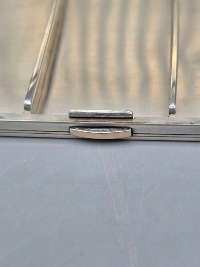 Deux étuis à cigarettes en argent de forme...