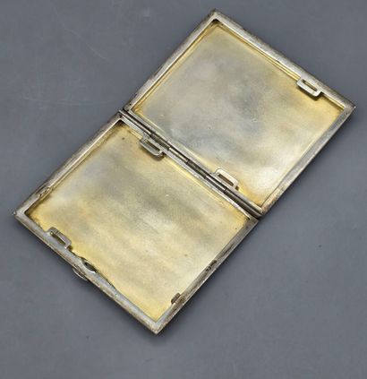 Deux étuis à cigarettes en argent de forme...