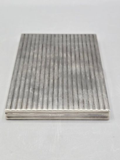 Deux étuis à cigarettes en argent de forme...