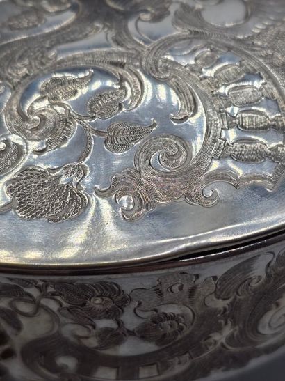 VIENNE, 1840
Réchaud couvert en argent au...