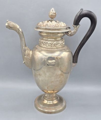 BELGIQUE, XIXème siècle.
Importante cafetière...