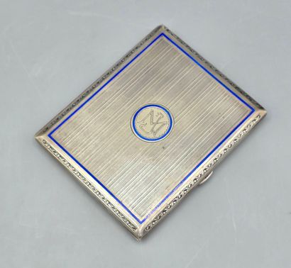 Deux étuis à cigarettes en argent de forme...
