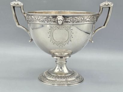 Coupe russe en argent au riche et soigné...