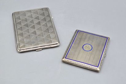 Deux étuis à cigarettes en argent de forme...